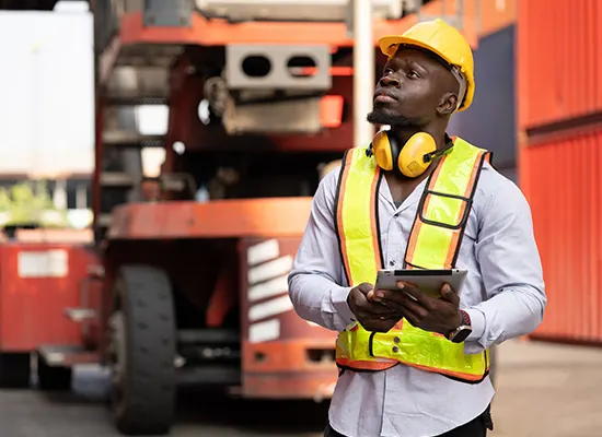 From-Local-Variations-to-Global-Consistency-in-Leadership-Development